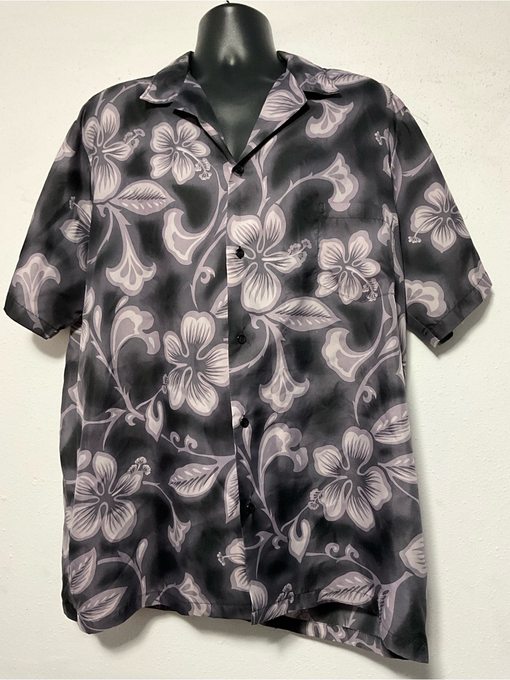 Seawind Men’s Monochrome Hibiscus Hawaiian Aloha Shir